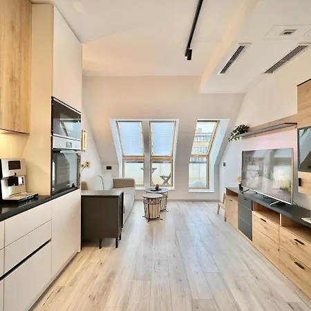 Modern & Classy For 4 Guests & Parking * סופיה