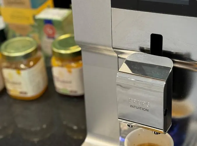 アパート Modern & Classy For 4 Guests & Parking ソフィア