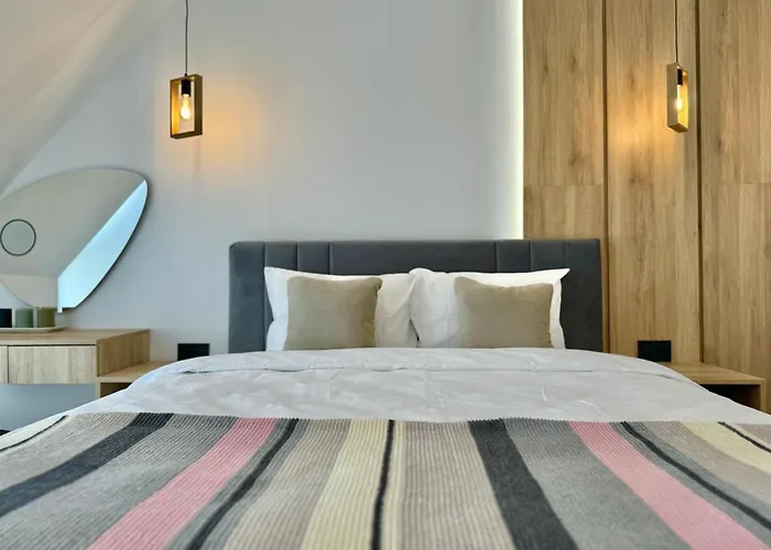 Modern & Classy For 4 Guests & Parking * ソフィア