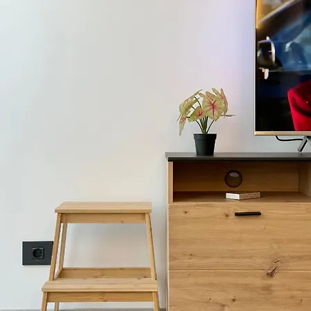 公寓 Modern & Classy For 4 Guests & Parking *